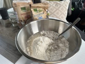 Kochen Backen im Van Omnia Vanlife vegan Sauerteigbrot Roggenbrot Sauerteig 2