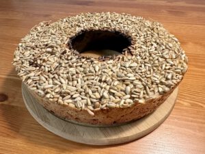 Kochen Backen im Van Omnia Vanlife vegan Sauerteigbrot Roggenbrot Sauerteig Brot fertig 2